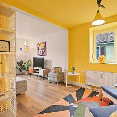 Farbenfrohe Altbauwohnung, TOP Ausstattung  Friedrichshafen Exterior foto