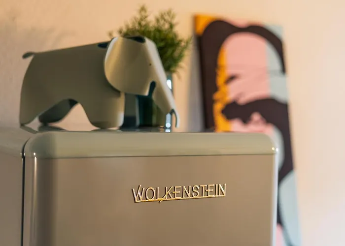 Farbenfrohe Altbauwohnung, Top Ausstattung