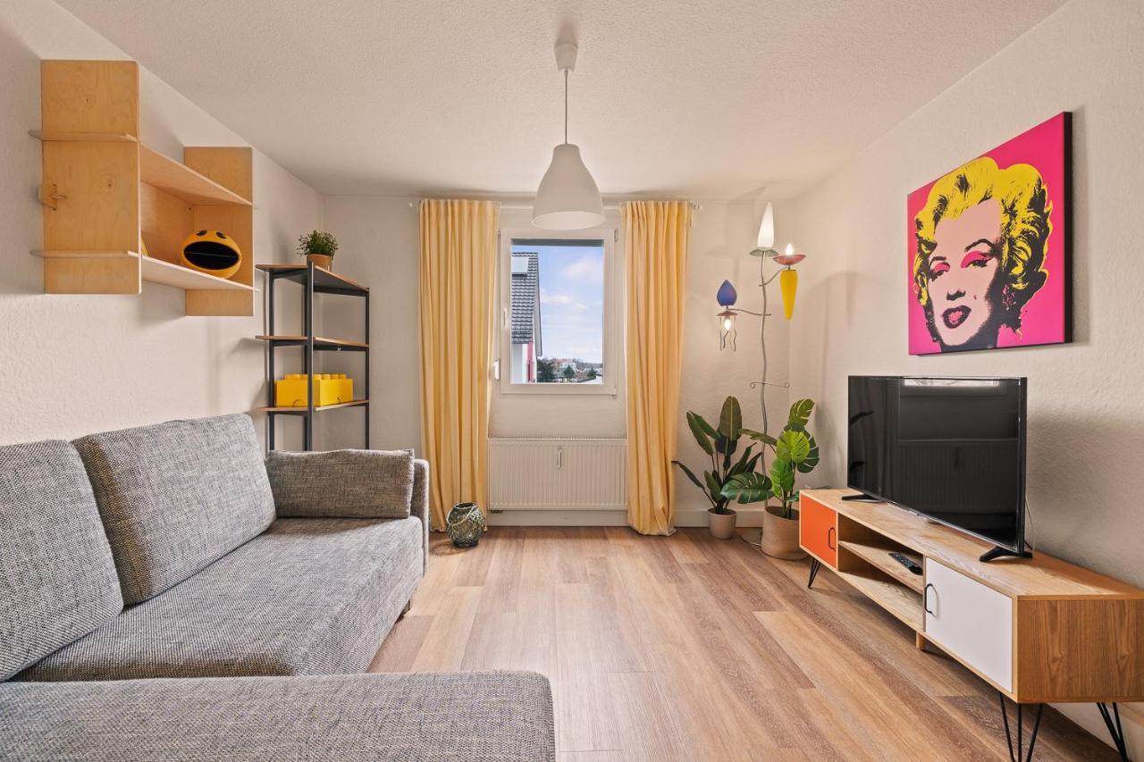 Appartement Farbenfrohe Altbauwohnung, Ausstattung *